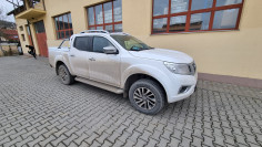 Tonneau cover, bed liner installed on Nissan Navara NP300 2019