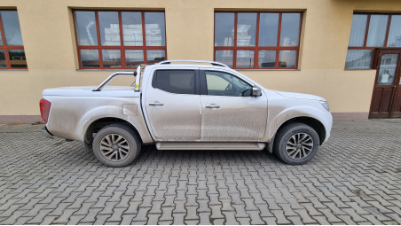 Montage Laderaumabdeckung (Klapp-Typ) und Laderaumauskleidung auf Nissan Navara NP300 2019