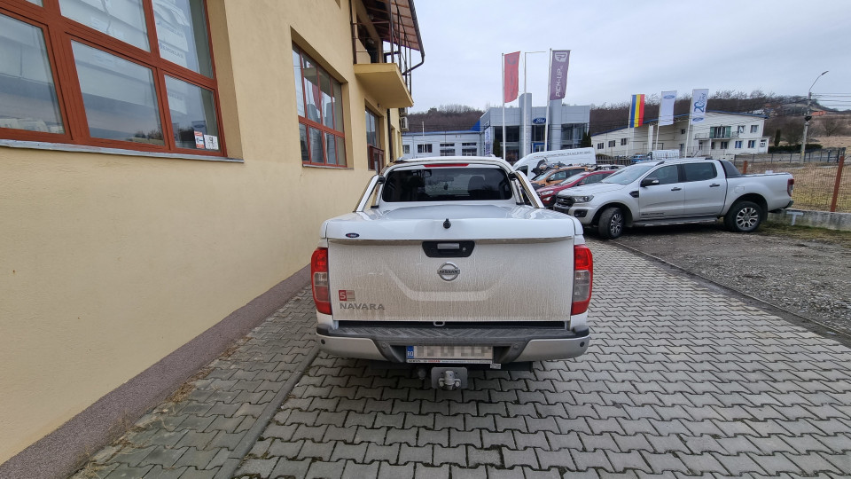 Montage Laderaumabdeckung (Klapp-Typ) und Laderaumauskleidung auf Nissan Navara NP300 2019