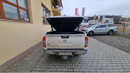 Montage Laderaumabdeckung (Klapp-Typ) und Laderaumauskleidung auf Nissan Navara NP300 2019