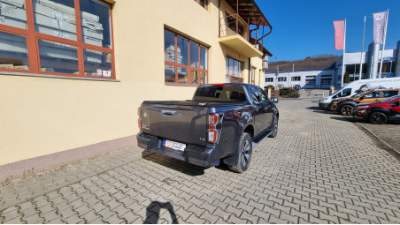 Redőny, központi zár, csomagtérajtó asszisztens felszerelése Isuzu D-Max 2019-re