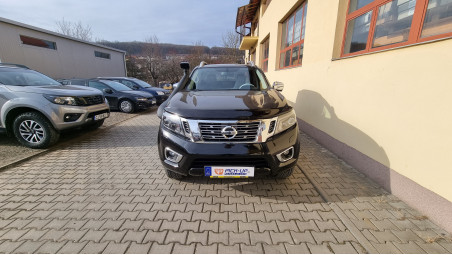 Motorháztető burkolat, légzőcső, motorháztető terelő, haspáncélok felszerelése a Nissan Navara NP300 2020-ra