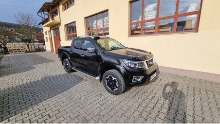 Montage Ladeflächenauskleidung, Schnorchel, Motorhaubendeflektor, scuturi auf Nissan Navara NP300 2020