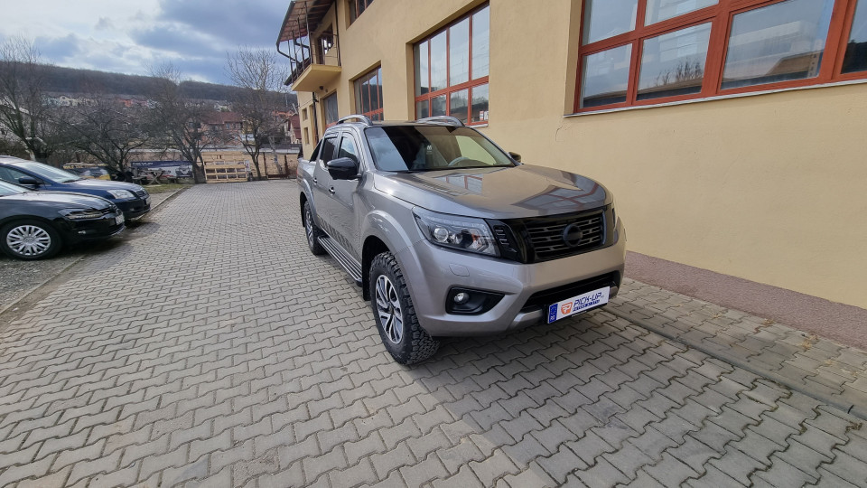Roll cover, rollbar installed on Nissan Navara Np300 2019