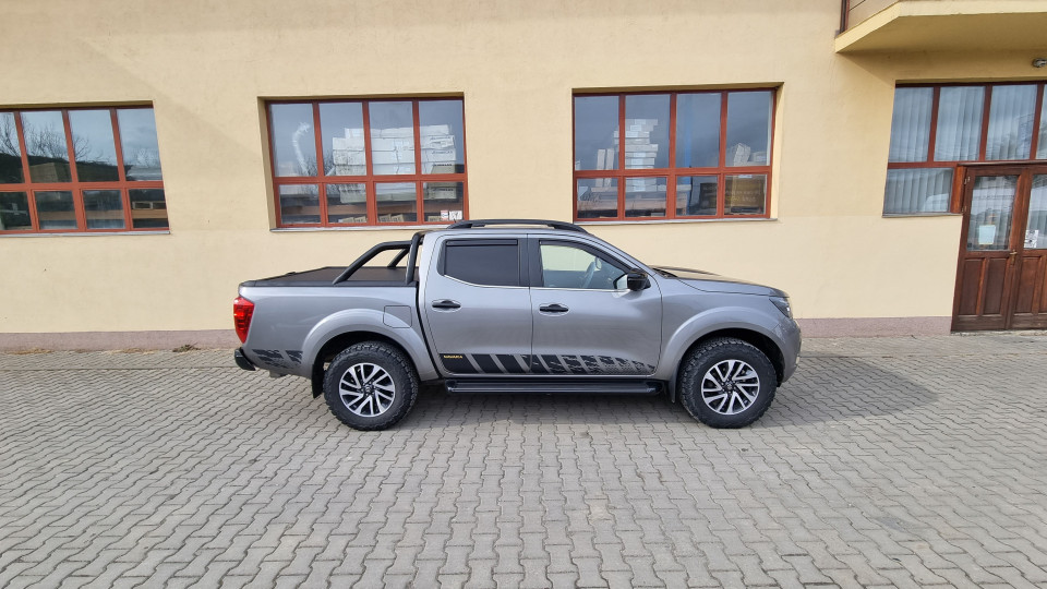 Bukócső és bukócső felszerelése a Nissan Navara NP300 2019-re