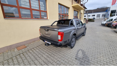 Montage Laderaum-Rollo und Überrollbügel auf Nissan Navara NP300 2019