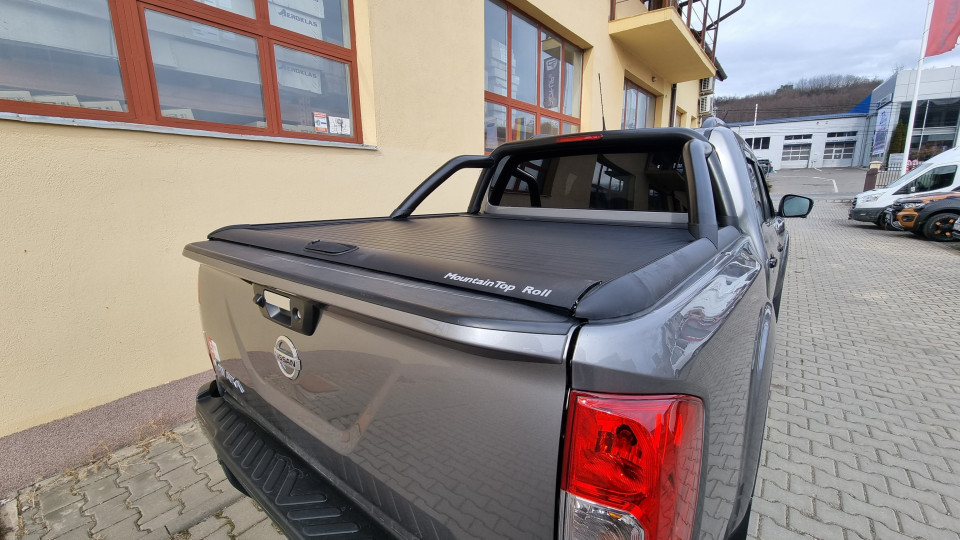 Montage Laderaum-Rollo und Überrollbügel auf Nissan Navara NP300 2019
