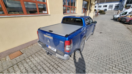Bed liner, roll cover installed on Mitsubishi l200 2019