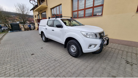 Montage Laderaumauskleidung, Frontschutzbügel, smitturi, Scheinwerfer auf Nissan Navara NP300