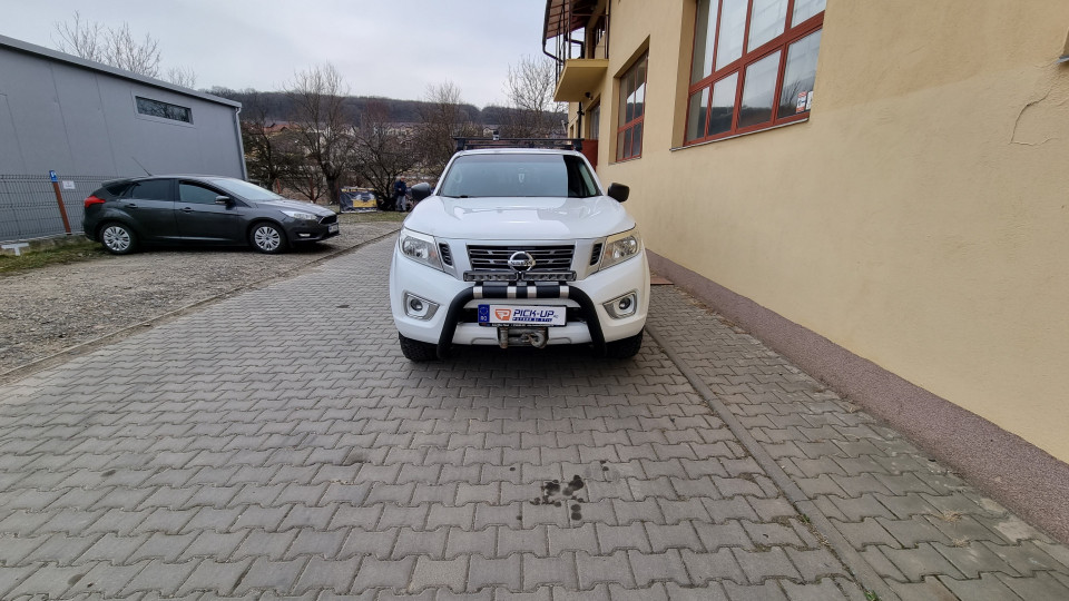 Montage Laderaumauskleidung, Frontschutzbügel, smitturi, Scheinwerfer auf Nissan Navara NP300
