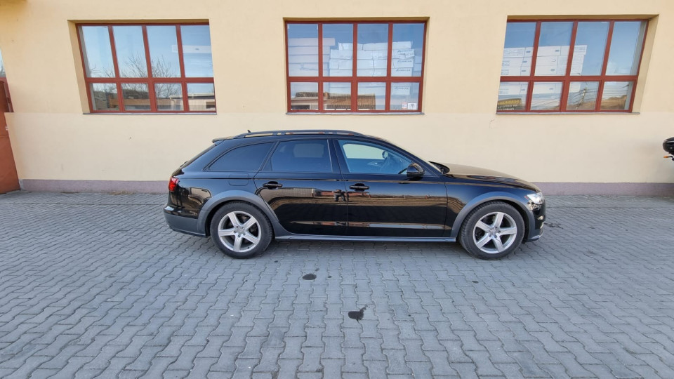 Vonóhorog felszerelése Audi A6 Allroad C7-re