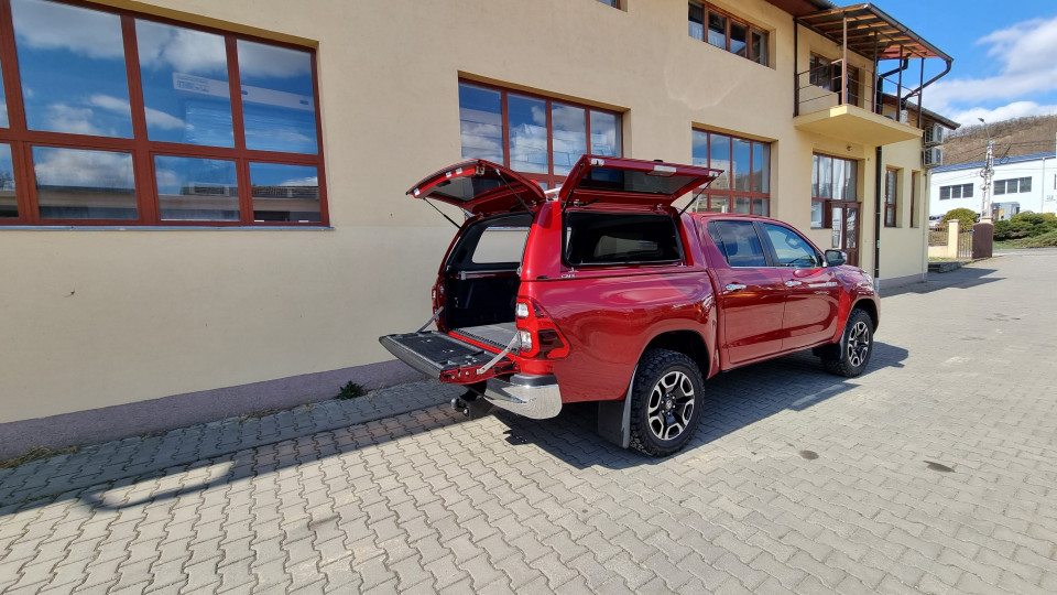 Toyota Hilux 2019 komplett felszereltség