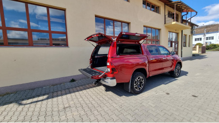 Toyota Hilux 2019 komplett felszereltség