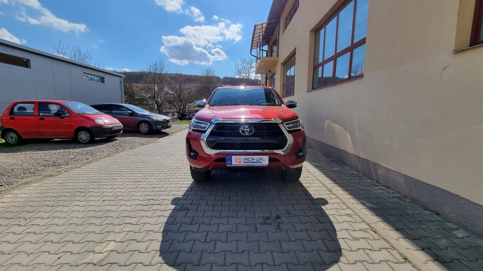Fully equipped Toyota Hilux 2019