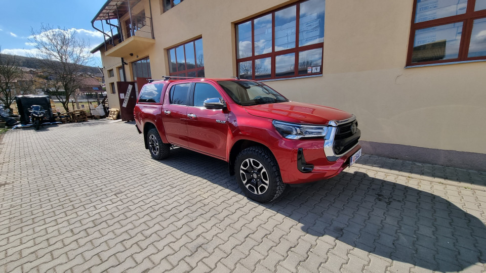 Fully equipped Toyota Hilux 2019