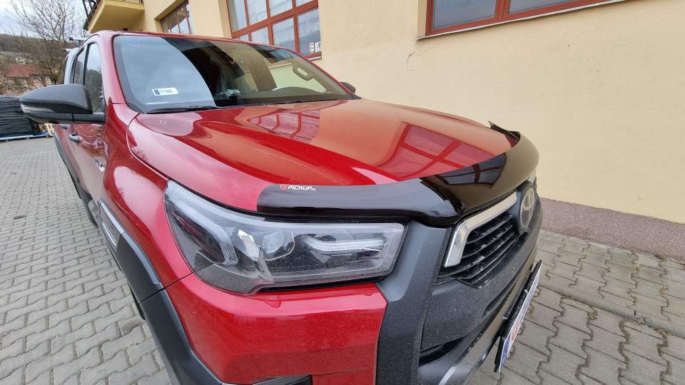 Canopy, central locking for tailgate installed on Toyota Hilux 2019