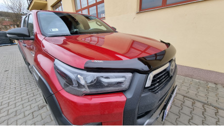 Keménytető és központi zár beszerelése a Toyota Hilux 2019-re