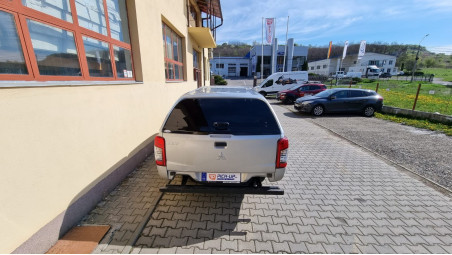Canopy installed on Mitsubishi L200 2020