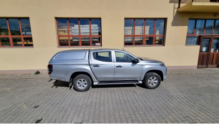 Canopy installed on Mitsubishi L200 2020