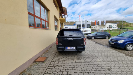 Csomagtartó és keménytetős platóbélés beszerelése az Isuzu D-Max 2019-re