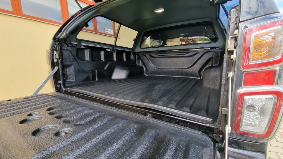 Montage Laderaumauskleidung und Hardtop auf Isuzu D-Max 2019