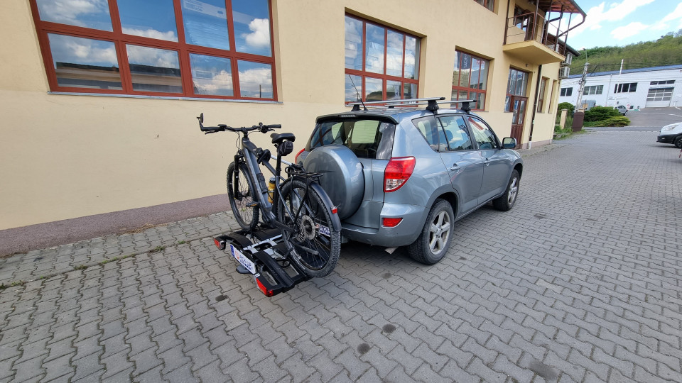 Towing hook installed on Toyota Rav4