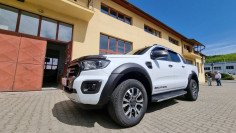 Sárvédők, ablakterelő és motorháztető beszerelése a Ford Ranger 2020-ra 2
