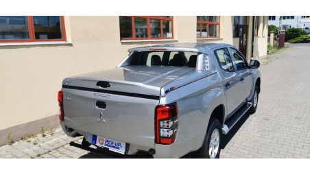 Montage Laderaumabdeckung (Klapp-Typ) auf Mitsubishi L200 2020