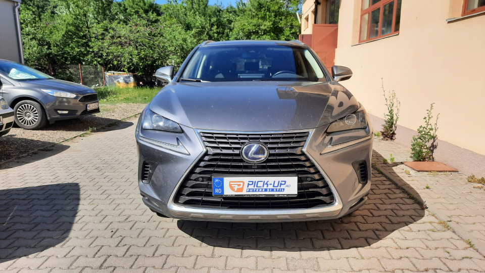 Montage Anhängerkupplung auf Lexus NX300 H