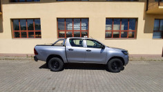 Bukócső és bukócső felszerelése a Toyota Hilux 2019-re