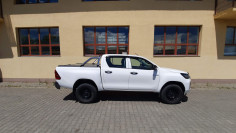 Roll cover, rollbar installed on Toyota Hilux 2018 2