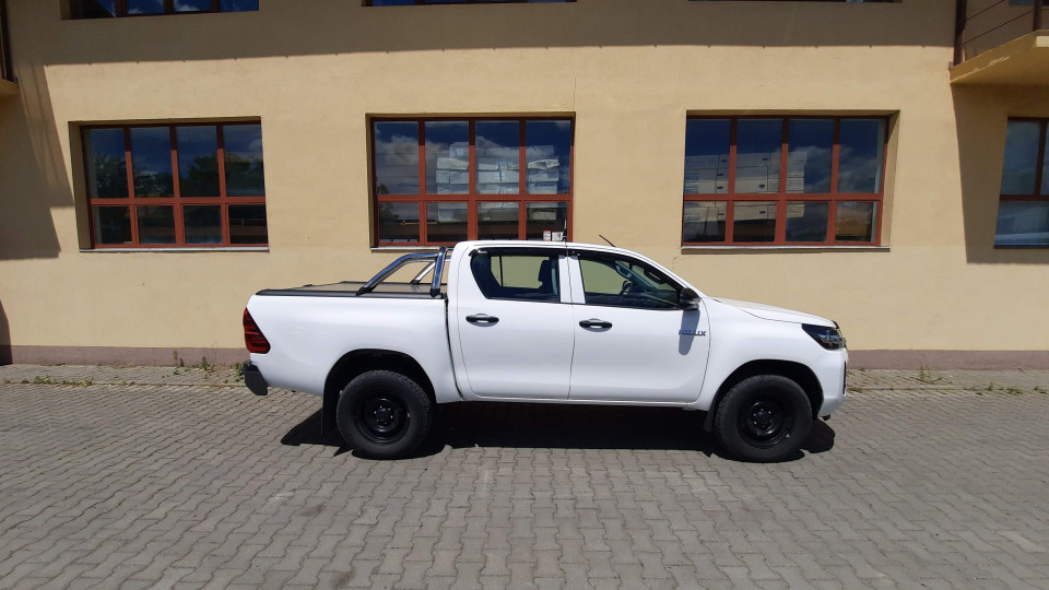 Montage Laderaum-Rollo und Überrollbügel auf Toyota Hilux 2018