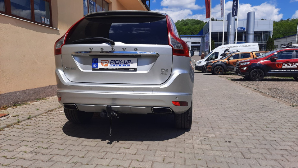 Montage Anhängerkupplung auf Volvo XC60