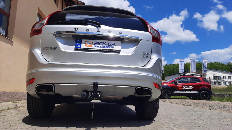 A vonóhorog felszerelése a Volvo XC60-ra