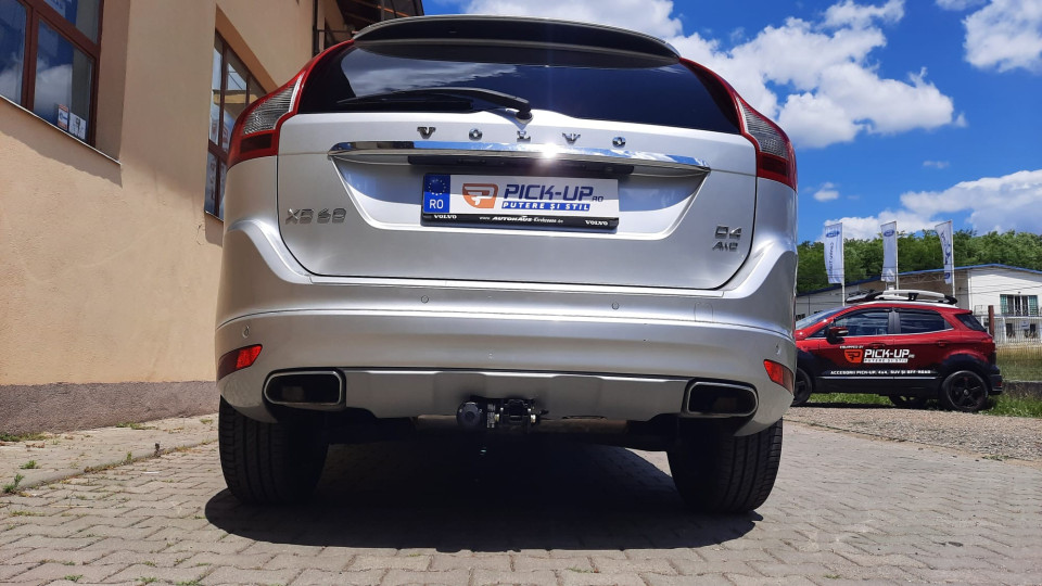 Montage Anhängerkupplung auf Volvo XC60
