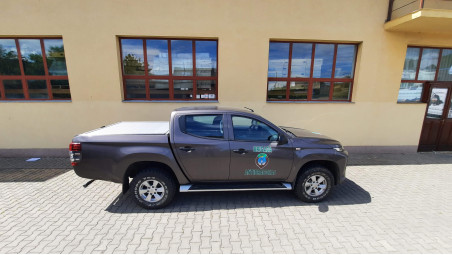 Montage Laderaum-Rollo auf Mitsubishi L200 2020