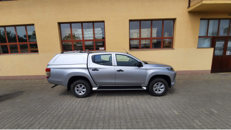Canopy installed on Mitsubishi L200 2020