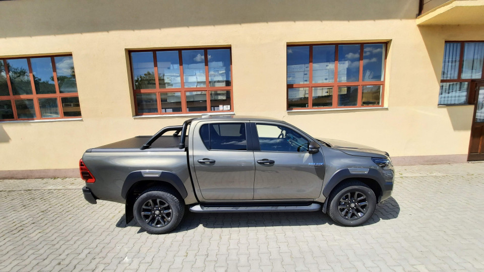 Bukócső és bukócső felszerelése a Toyota Hilux 2020-ra