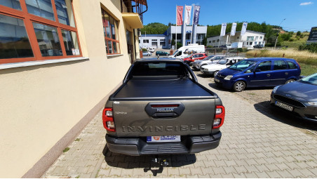 Montage Laderaum-Rollo und Überrollbügel auf Toyota Hilux 2020
