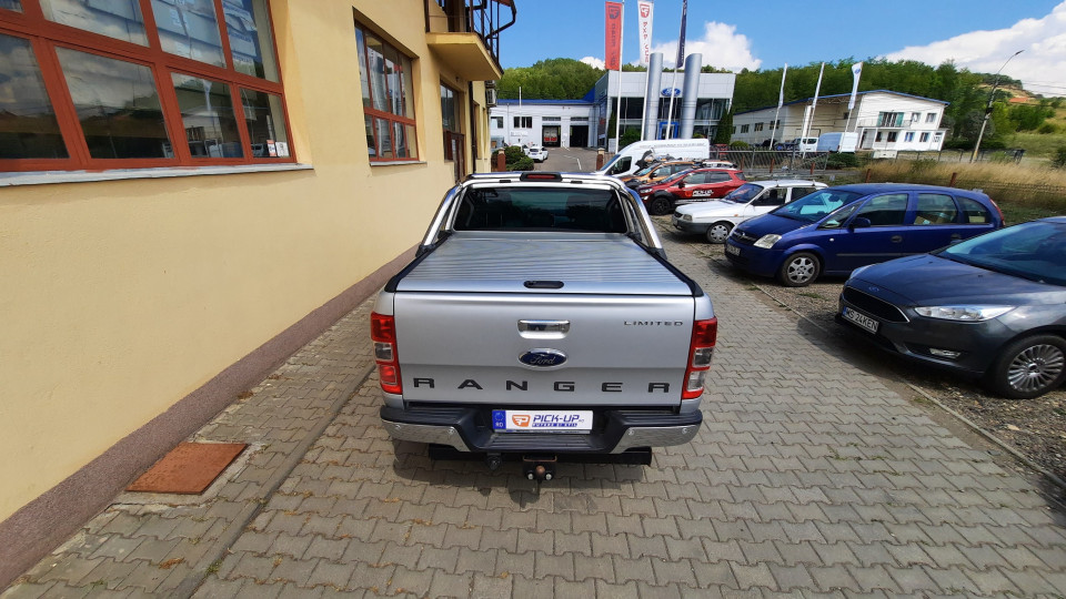 Roll cover installed on Ford Ranger 2019