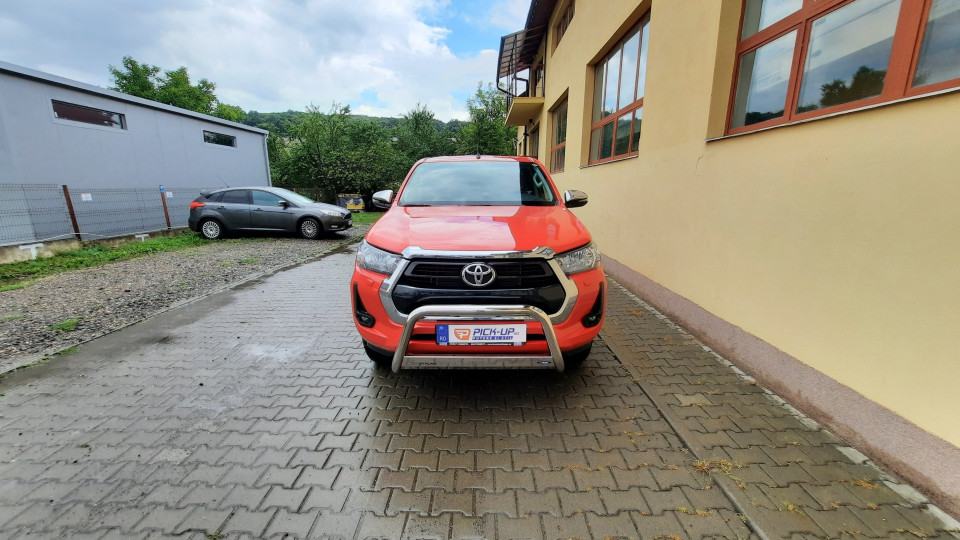 Montage Werkzeugkasten und Frontschutzbügel auf Toyota Hilux 2021