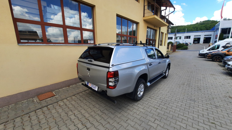 Canopy, ladder stow installed on Mitsubishi L200 2020