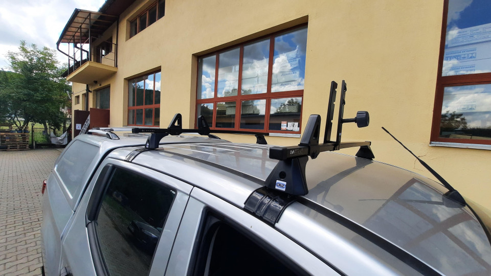 Canopy, ladder stow installed on Mitsubishi L200 2020