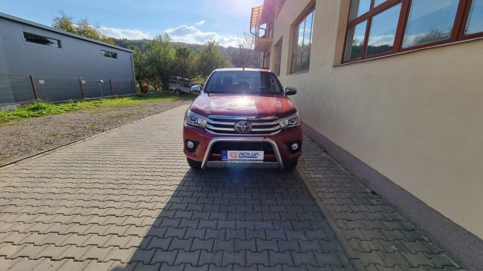 Roll cover, rollbar, bed liner, window visors, bullbar installed on Toyota Hilux 2017