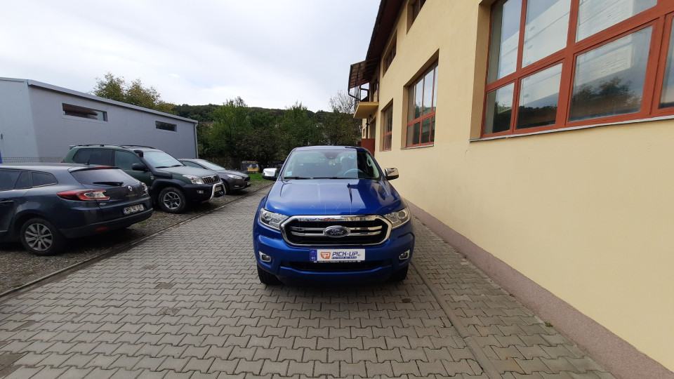 Roll cover installed on Ford Ranger 2020