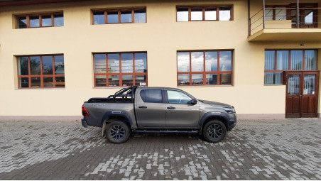 Bukócsőrögzítés, csörlő-csörlő támaszték, sárvédő élvédelem a Toyota Hilux 2021-en