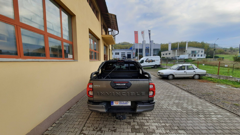 Bukócsőrögzítés, csörlő-csörlő támaszték, sárvédő élvédelem a Toyota Hilux 2021-en