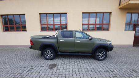 Montage Laderaumabdeckung und Frontbügel auf Toyota Hilux 2019