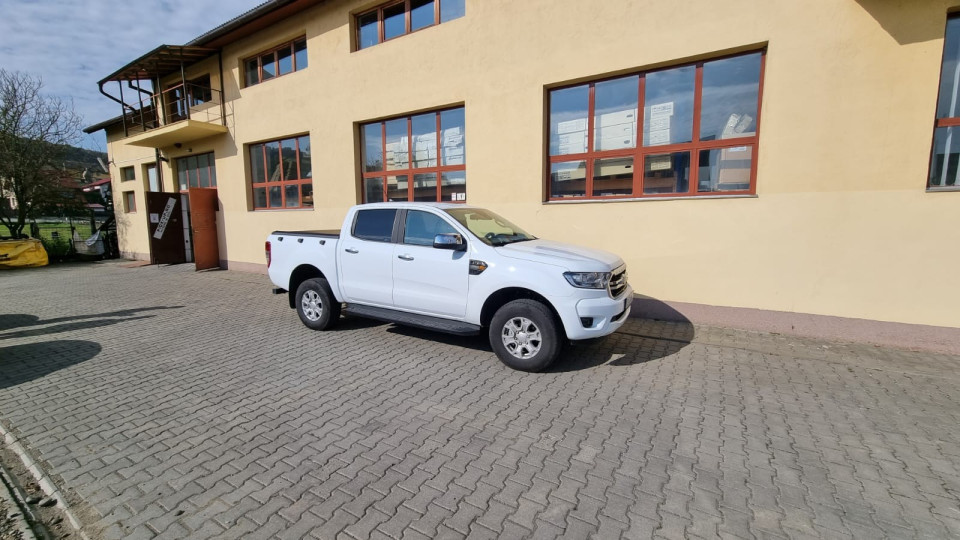 Roll cover installed on Ford Ranger 2019