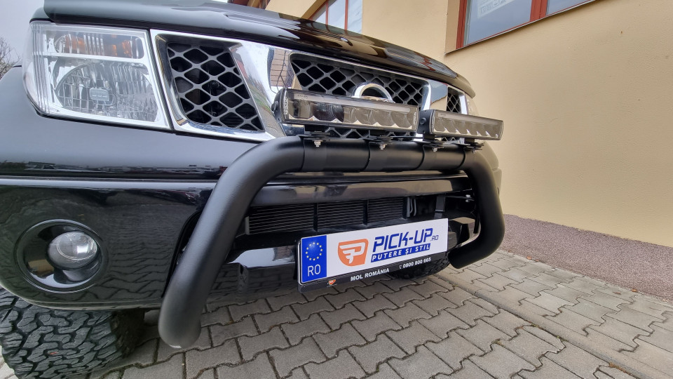 Montage Laderaumabdeckung Typ Abdeckung, Frontschutzbügel, Scheinwerfer auf Nissan Navada D40